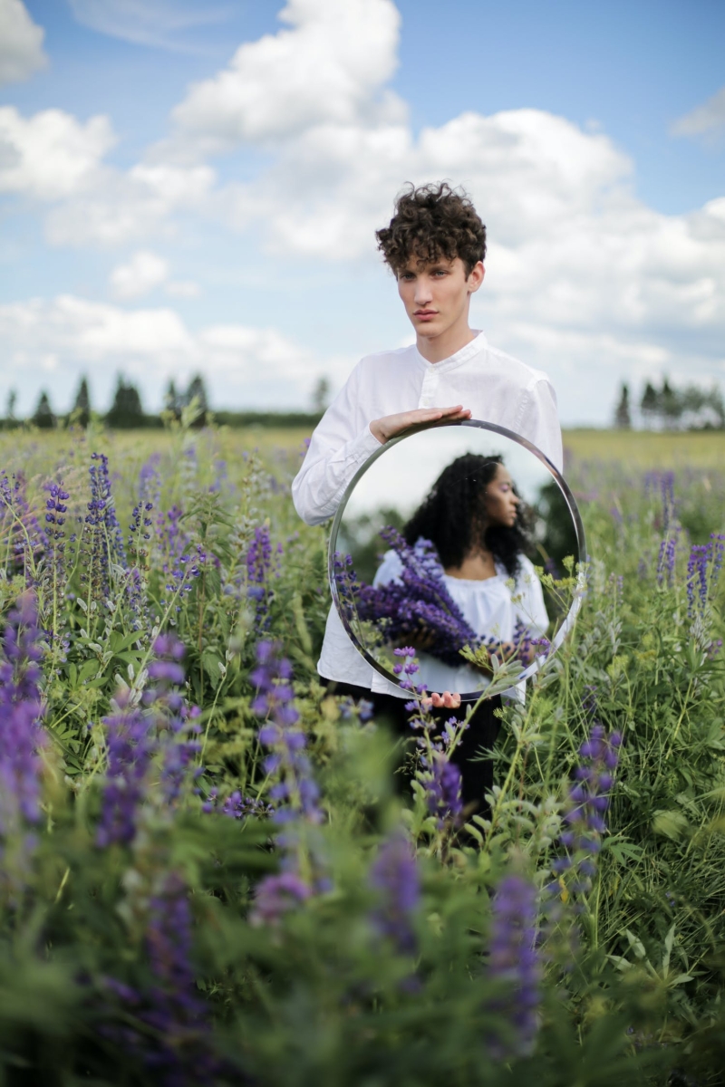 Bild 1: Können Andere uns dabei helfen, uns selbst klarer zu sehen?