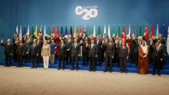 Bild 3: Die meisten Machtpositionen werden von Männern gehalten Bild 3: Die meisten Machtpositionen werden von Männern gehalten