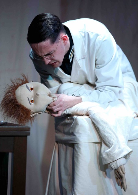 Bild 4: F. Zawrel – Erbbiologisch und sozial minderwertig (Schubert Theater Wien).