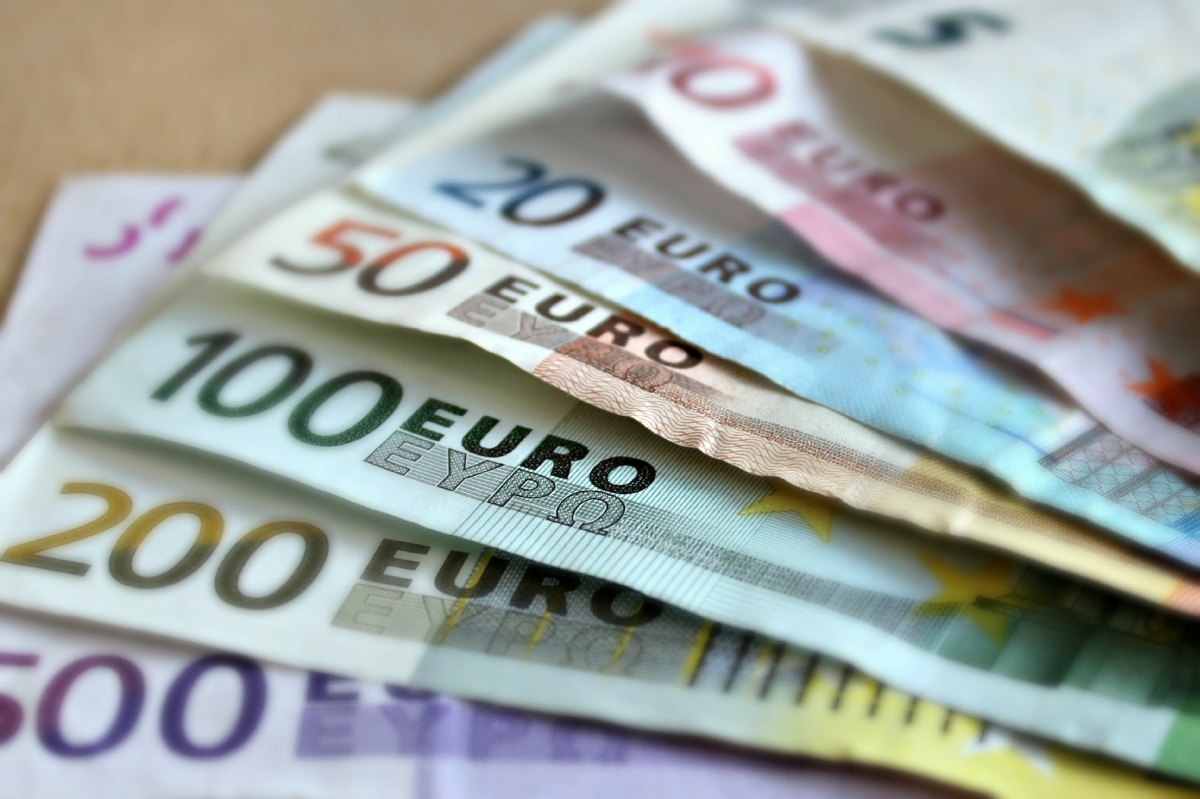 Ressourcenkonflikte: Beim Geld hört die Freundschaft auf. Bild: martaposemuckel via pixabay (https://pixabay.com/de/photos/geldscheine-euro-banknoten-209104/, CC: https://pixabay.com/de/service/license/)