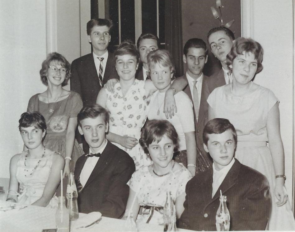 Tanzstunden in den 1950er. Foto: Private Aufnahme. Eigentum des Autors. Tanzstunden in den 1950er. Foto: Private Aufnahme. Eigentum des Autors.