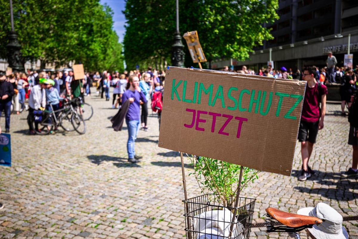 Bild 1: Auch in Deutschland sind BIPoC und Personen mit niedrigem sozioökonomischem Status in der Klimaschutzbewegung unterrepräsentiert. Bild 1: Auch in Deutschland sind BIPoC und Personen mit niedrigem sozioökonomischem Status in der Klimaschutzbewegung unterrepräsentiert.
